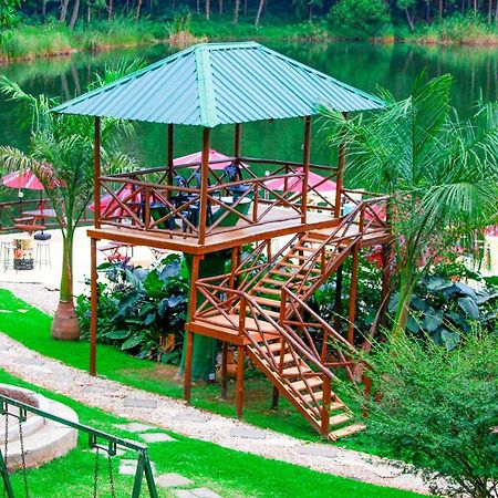 Bunyonyi Safaris Resort キバレ エクステリア 写真