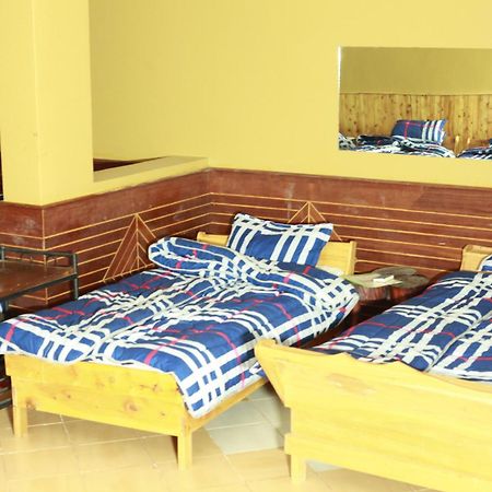 Bunyonyi Safaris Resort キバレ エクステリア 写真