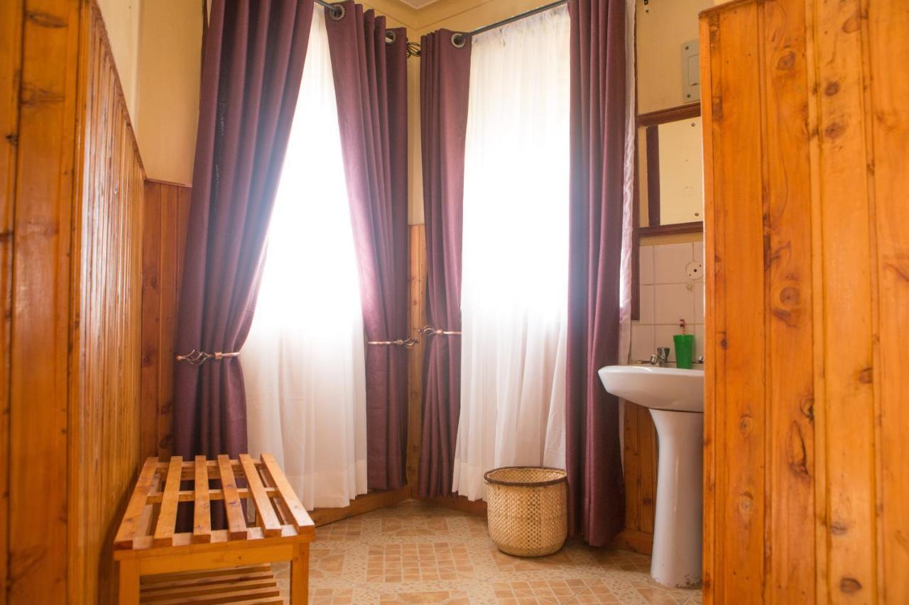 Bunyonyi Safaris Resort キバレ エクステリア 写真
