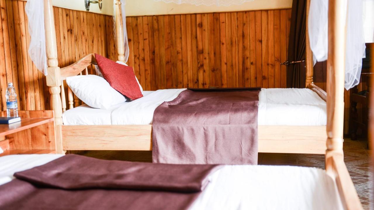 Bunyonyi Safaris Resort キバレ エクステリア 写真
