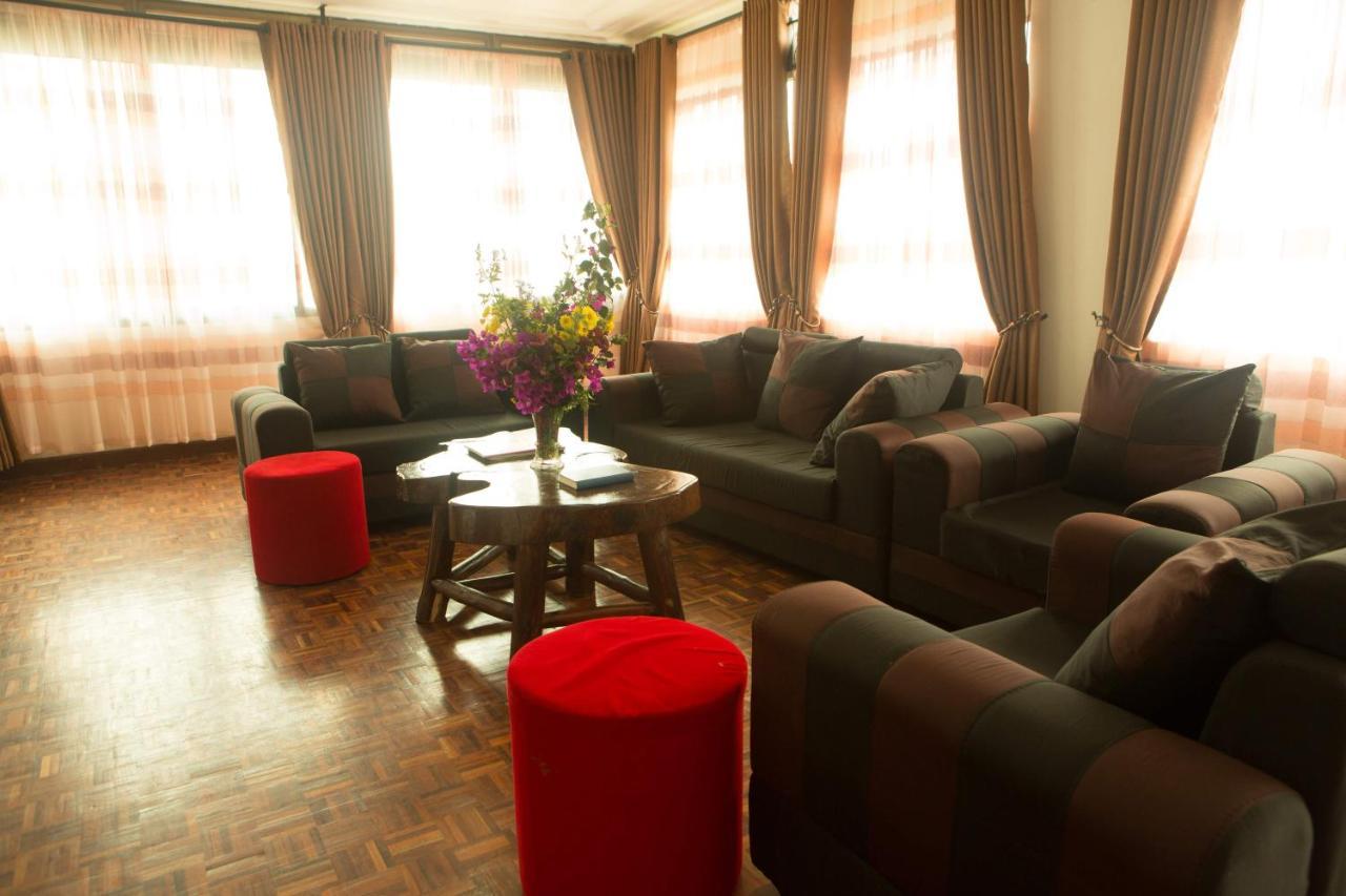 Bunyonyi Safaris Resort キバレ エクステリア 写真