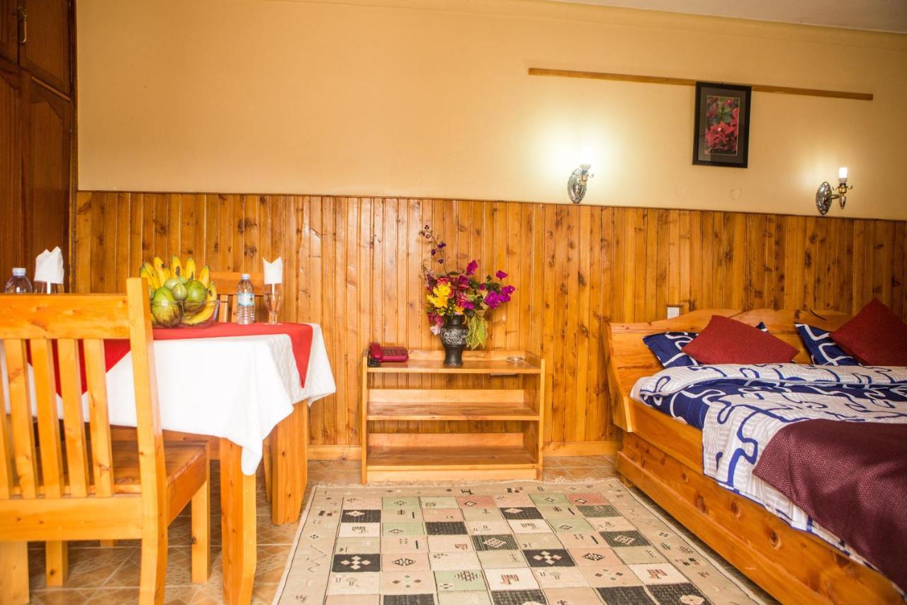 Bunyonyi Safaris Resort キバレ エクステリア 写真