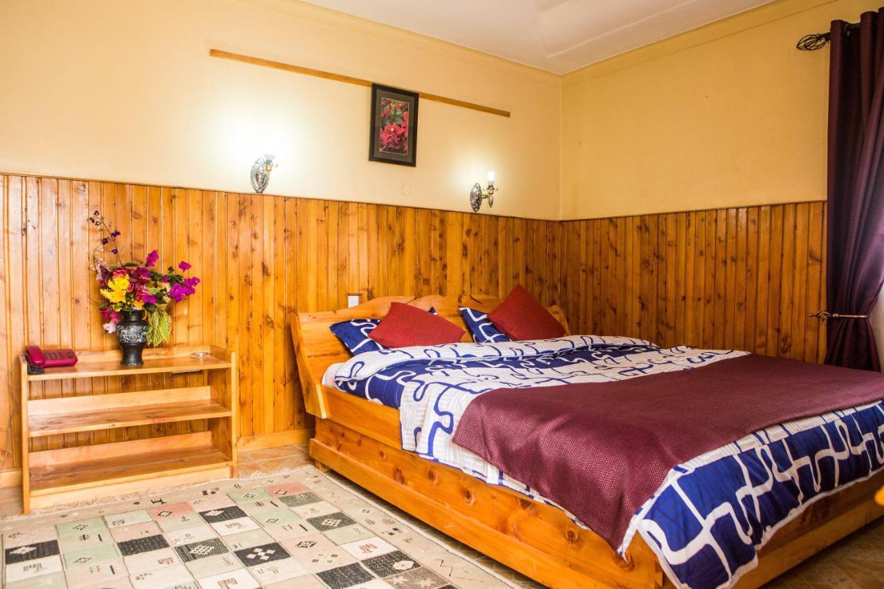 Bunyonyi Safaris Resort キバレ エクステリア 写真
