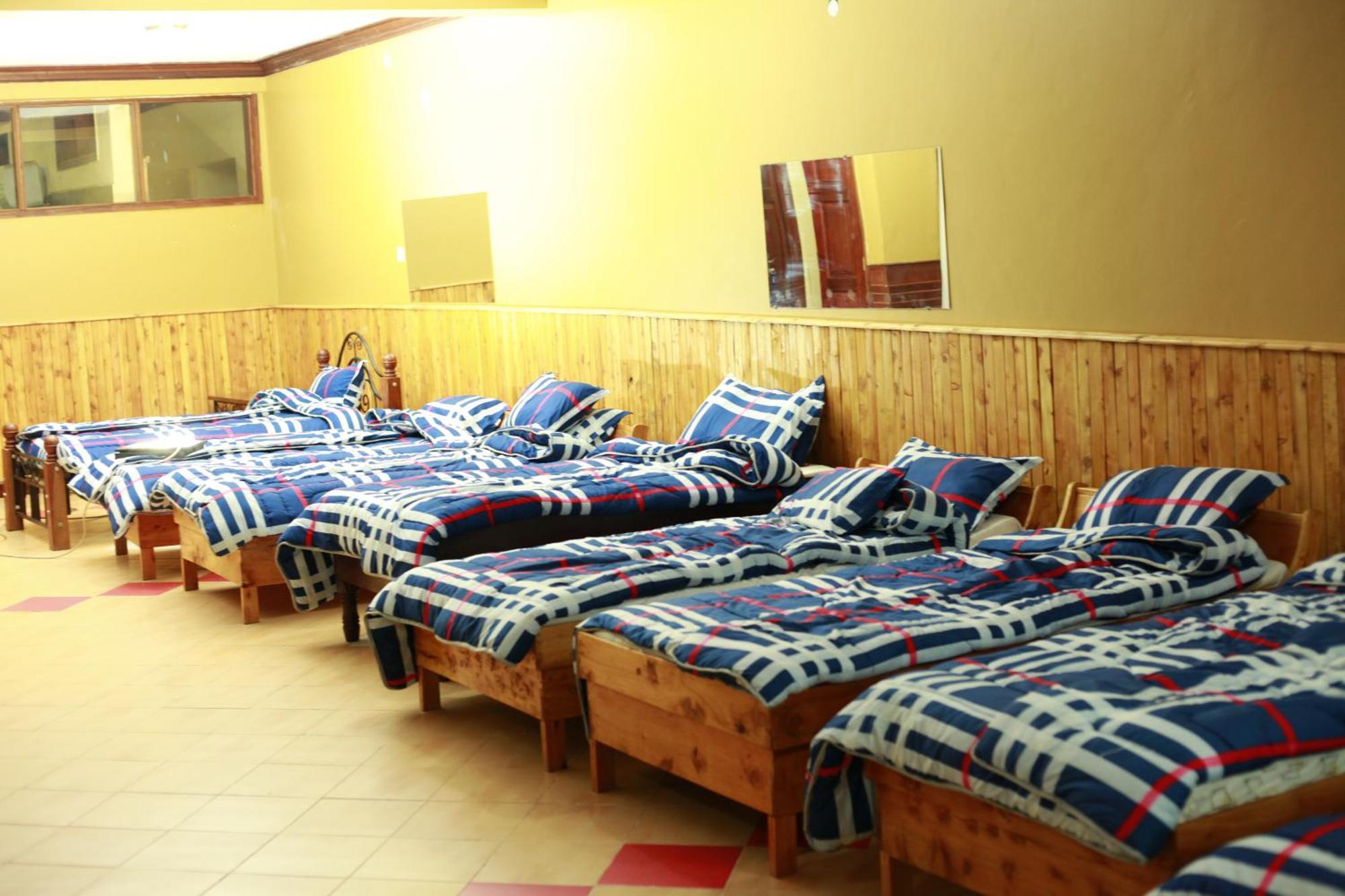 Bunyonyi Safaris Resort キバレ エクステリア 写真