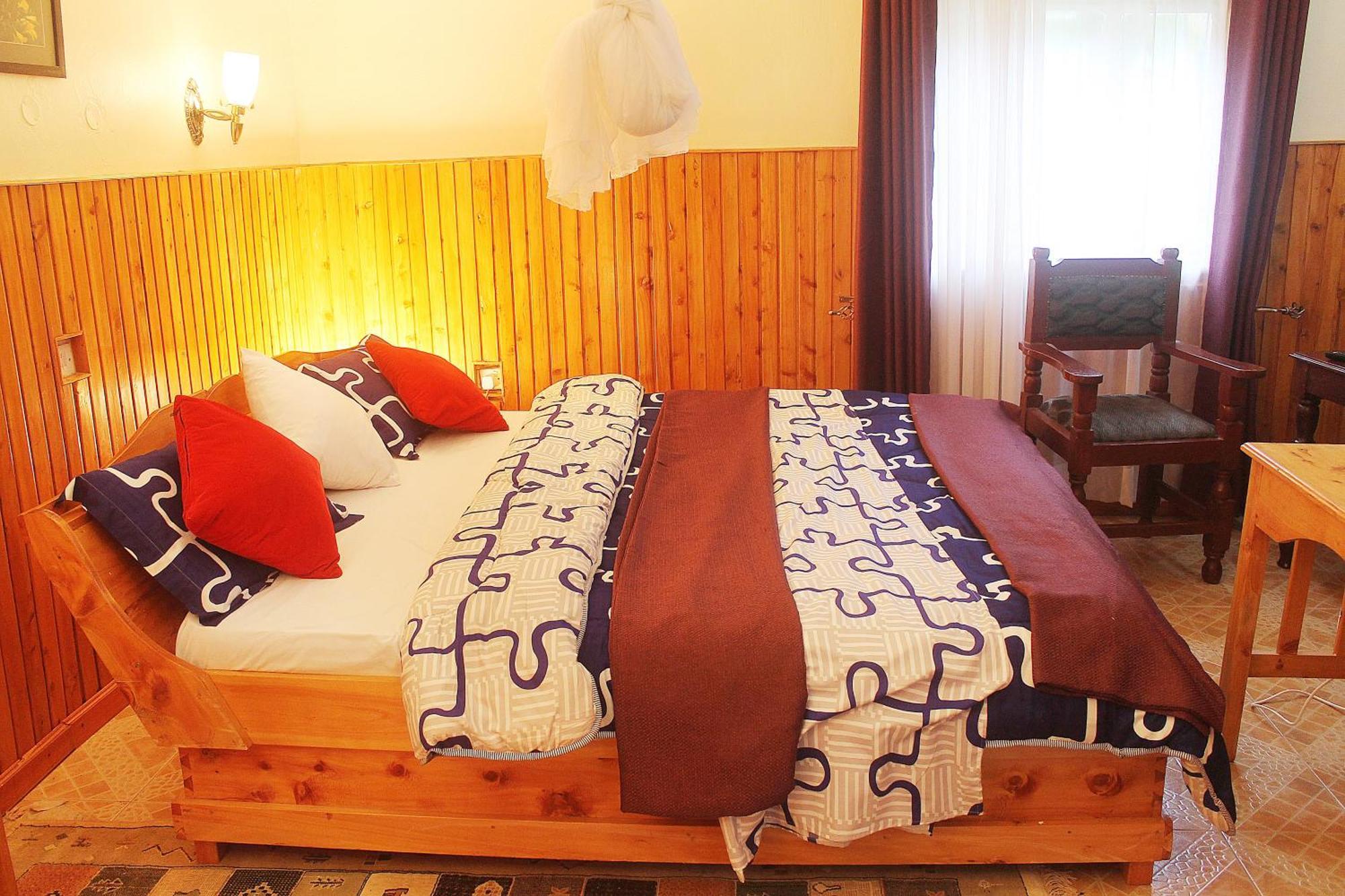 Bunyonyi Safaris Resort キバレ エクステリア 写真