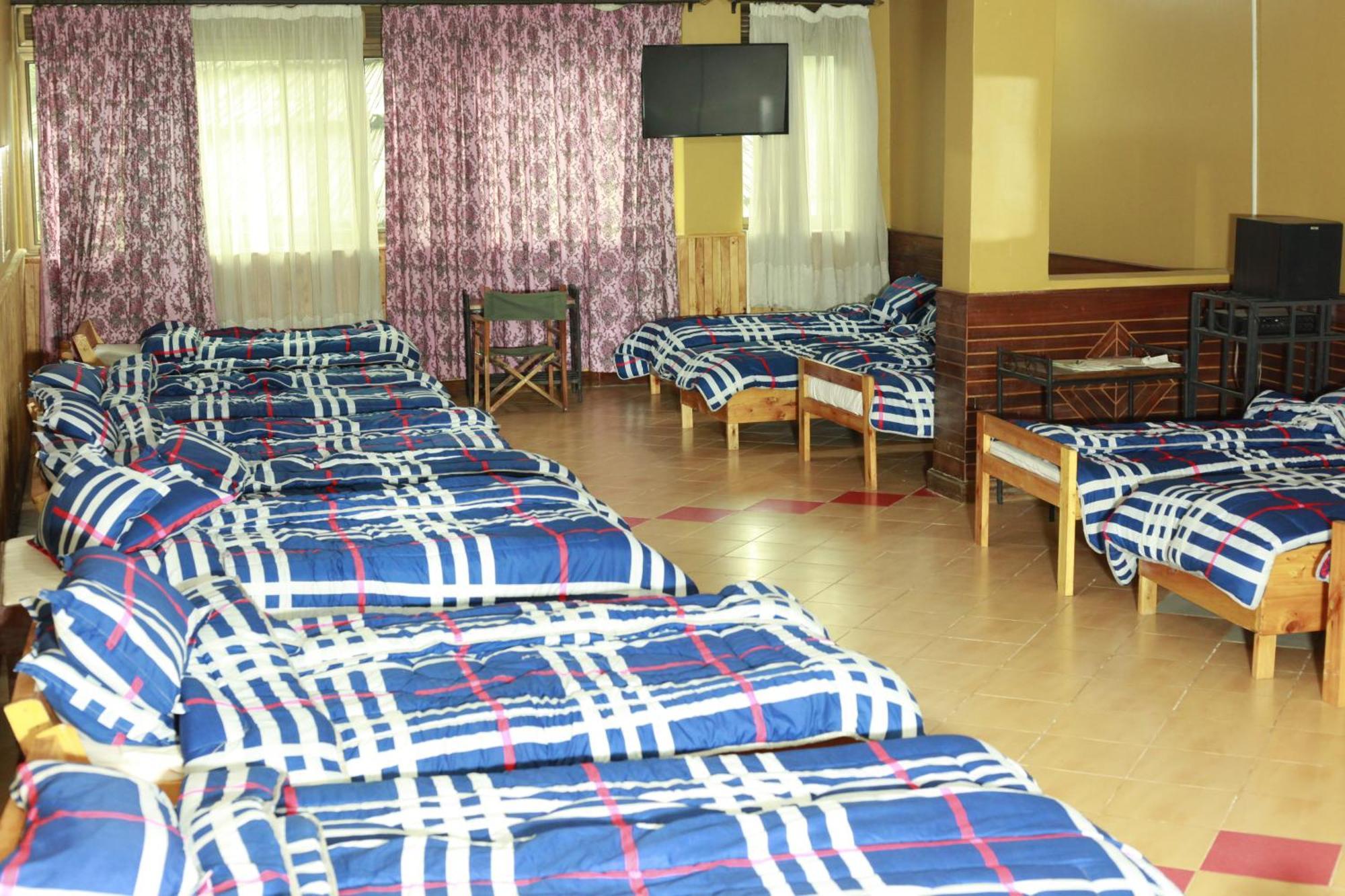 Bunyonyi Safaris Resort キバレ エクステリア 写真
