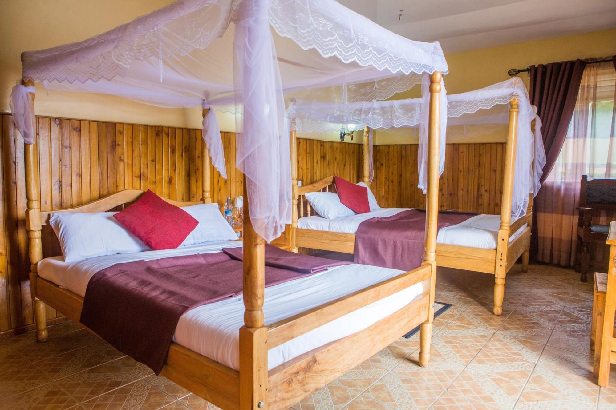 Bunyonyi Safaris Resort キバレ エクステリア 写真